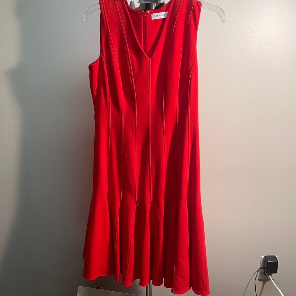 Calvin Klein red V Neck dress Size 6 A beauty year round